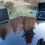 Spacious With Garden Apartment