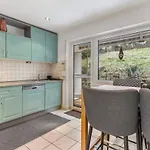 Spacious With Garden Apartment *
