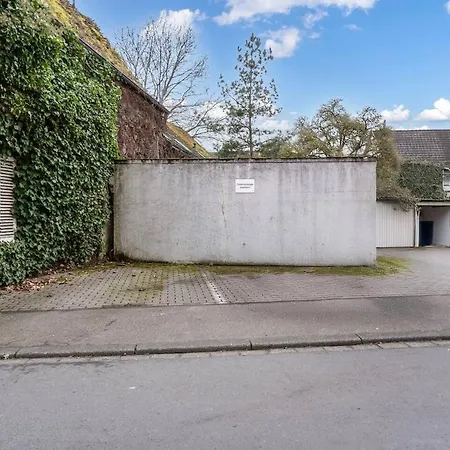 Spacious With Garden Appartement